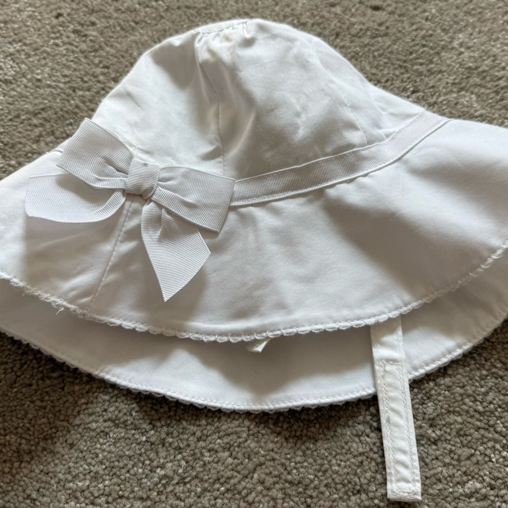 Janie and Jack White Baby Hat with Bow